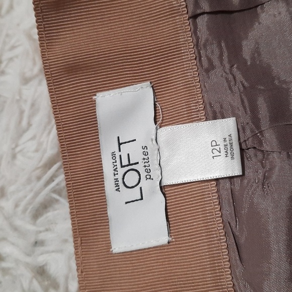 LOFT Skirt - Picture 4 of 9